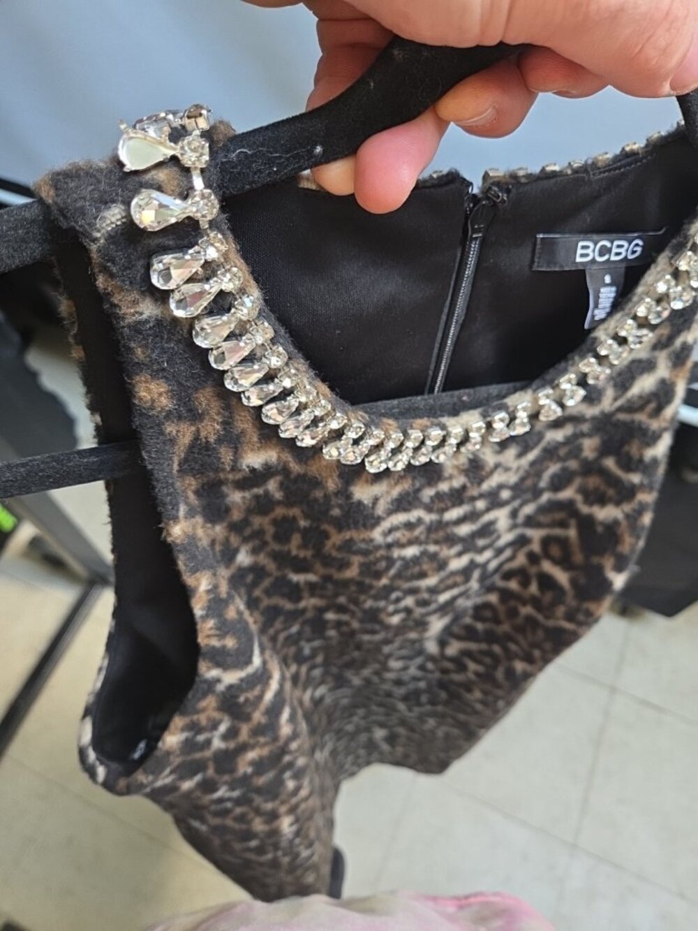 BCBG Womens Sleeveless Jewel Neck Animal Print Sheath Mini Dress Size 8 New NWT - Picture 6 of 7